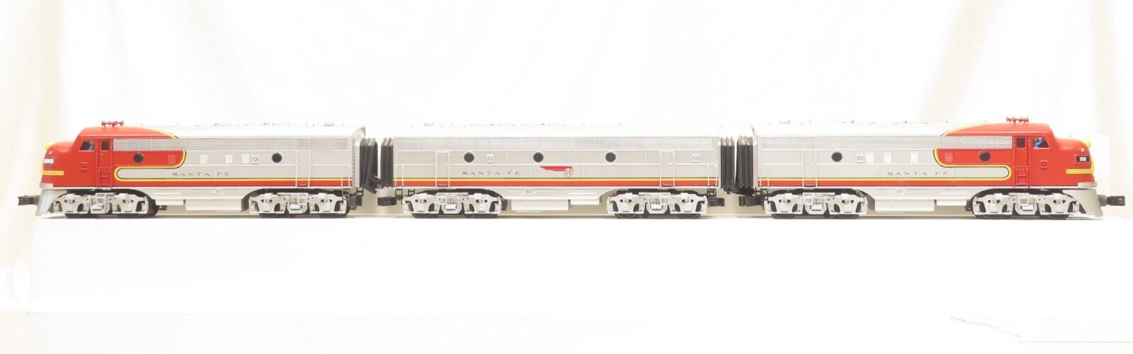 K-Line K-25301 Santa Fe Diesel F-7 ABA W/TMCC RAILSOUNDS Smoke LN