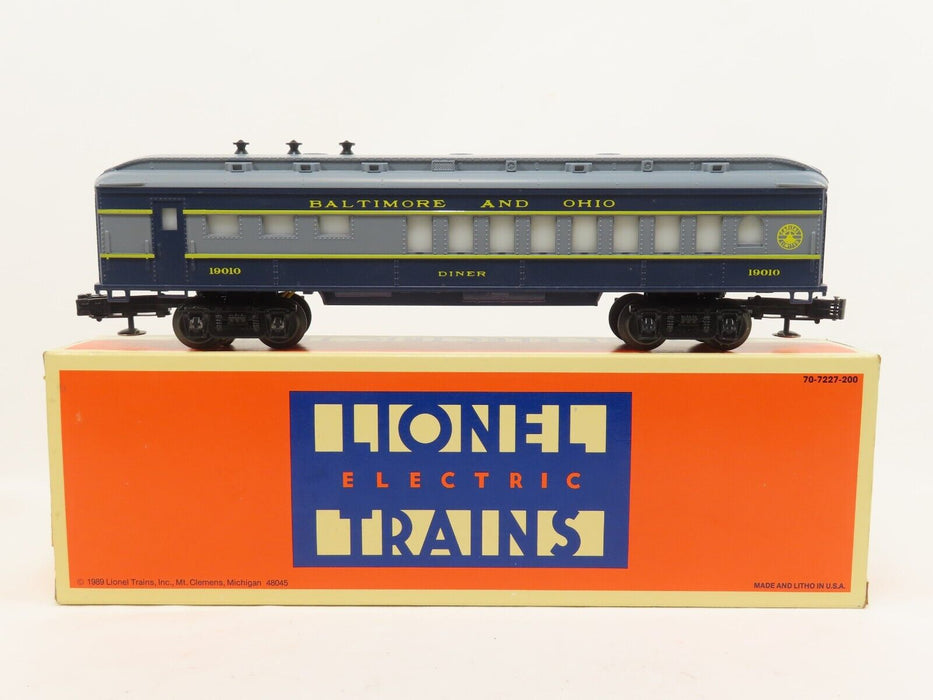 Lionel 6-19010 B&O Dining Car with Illuminated Interior LN