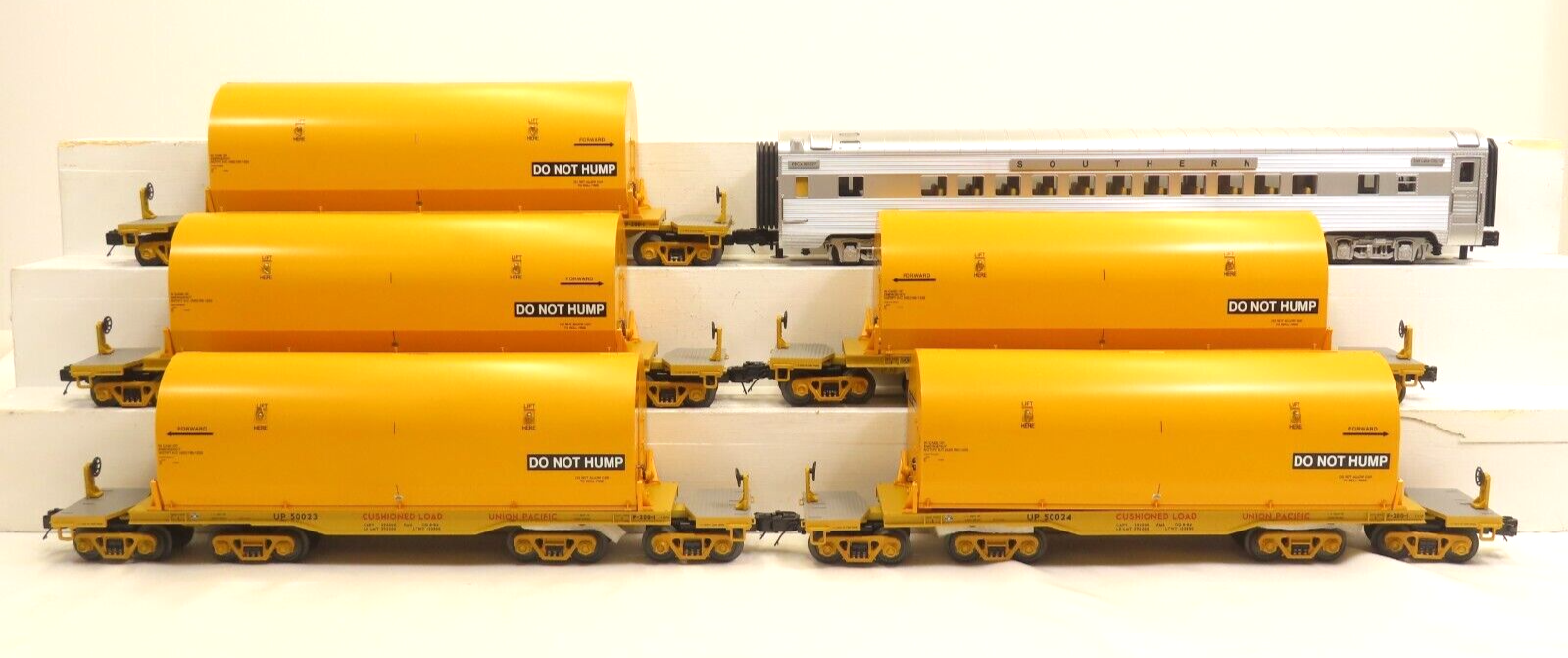 MTH 20-90166 Union Pacific 6-Car Solid Rocket Transport Set LN