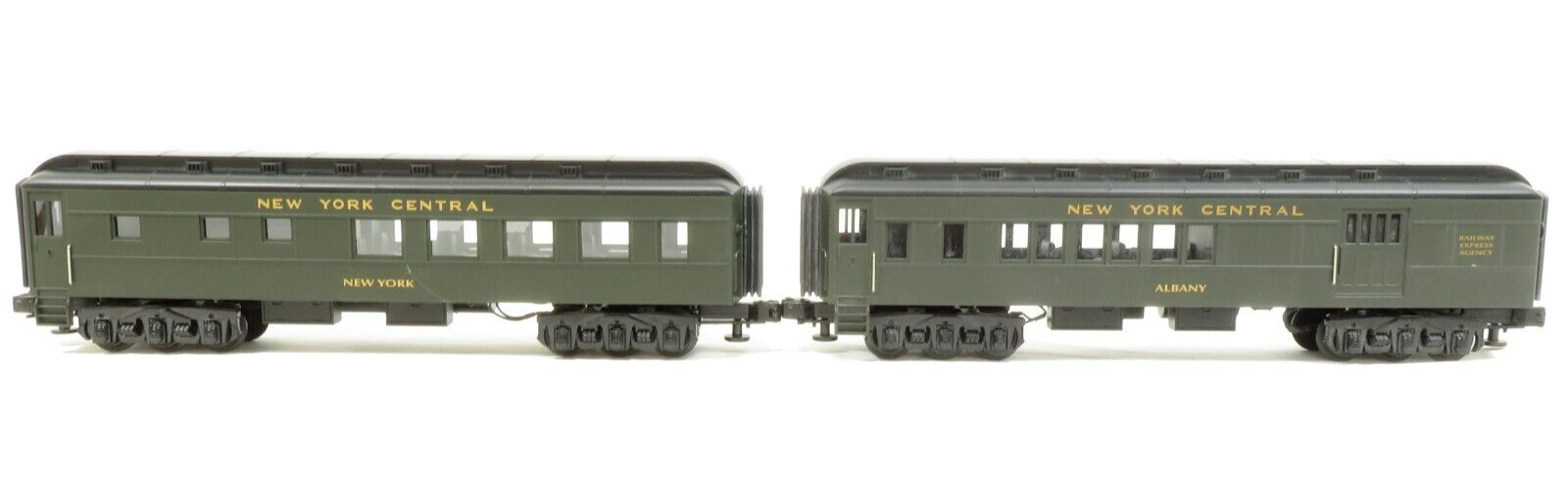 MTH 30-6214 NYC Madison Combine/Diner Two Pack NIB