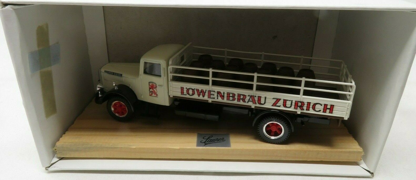 Retro Vitesse 215 DIE CAST-Lowenbrau Zurich "Lowenbrau" S4C 1952 NIB